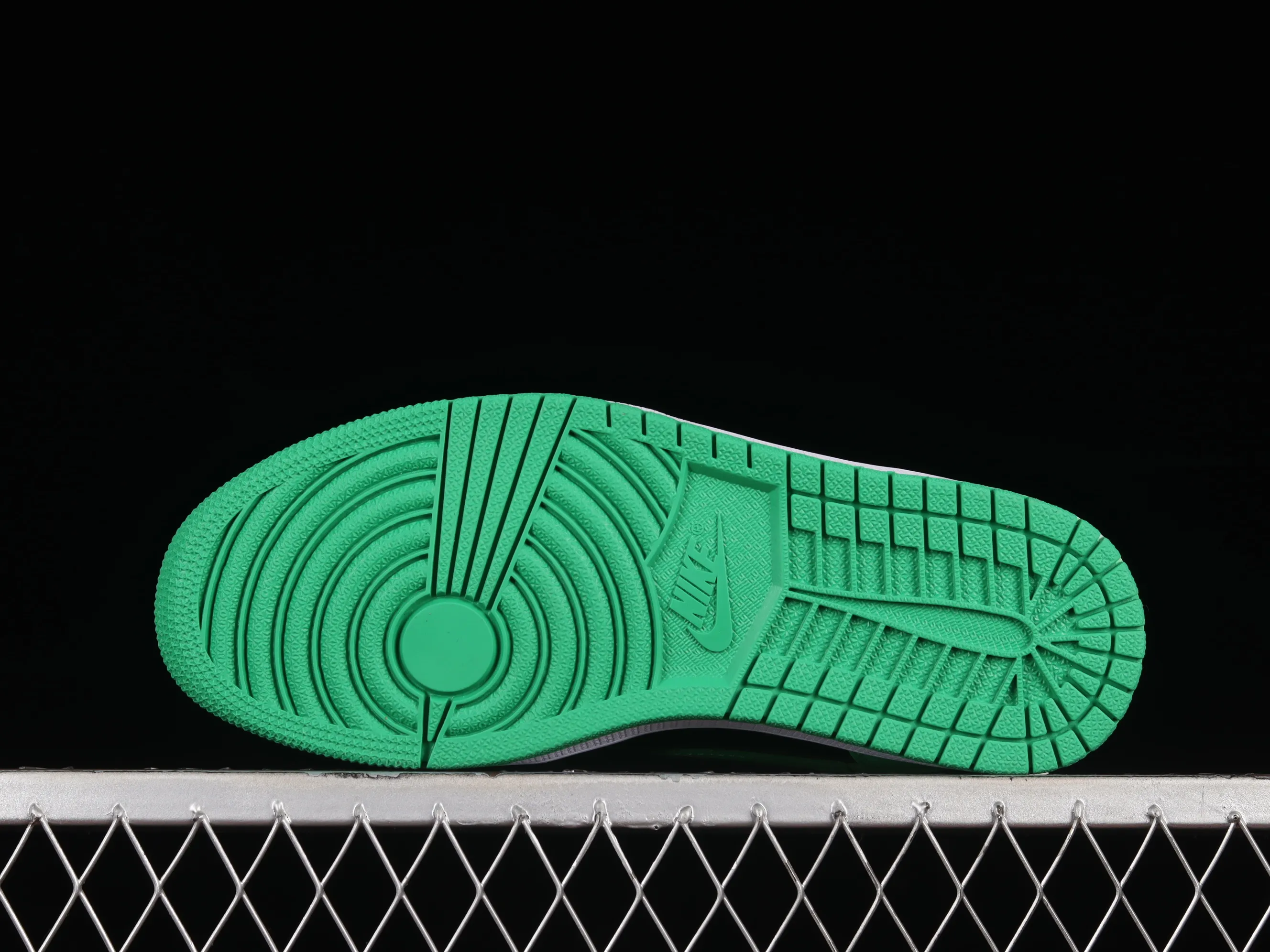 All categories Air Jordan Jordan series basketball shoes Air Jordan 1 Low Z version Air Jordan 1 Low "Lucky Green" AJ1 Joe 1 black and green low-top basketball shoes 553558-065
